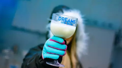 Dreams Ice Bar - Uma aventura Gelada em Olímpia