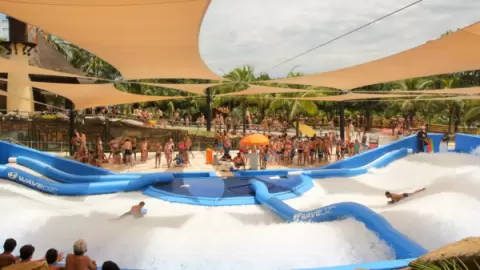 Surf Master atração radical no Thermas dos Laranjais