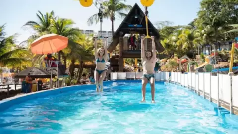 Tirolesa atração radical no Thermas dos Laranjais