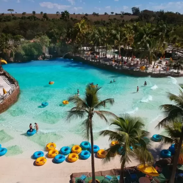 Mar Azul - Piscinas de ondas no Thermas dos Laranjais