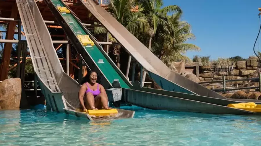 Imagem destauente: Escorregador flutuante atração radical no Thermas dos Laranjais