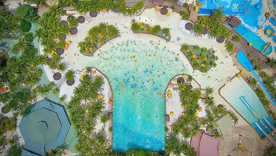 Imagem destauente: Mar Azul - Piscinas de ondas no Thermas dos Laranjais