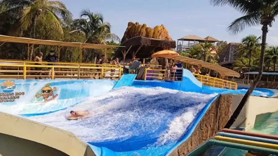 Imagem destauente: Pista de Surf atração radical no Thermas dos Laranjais
