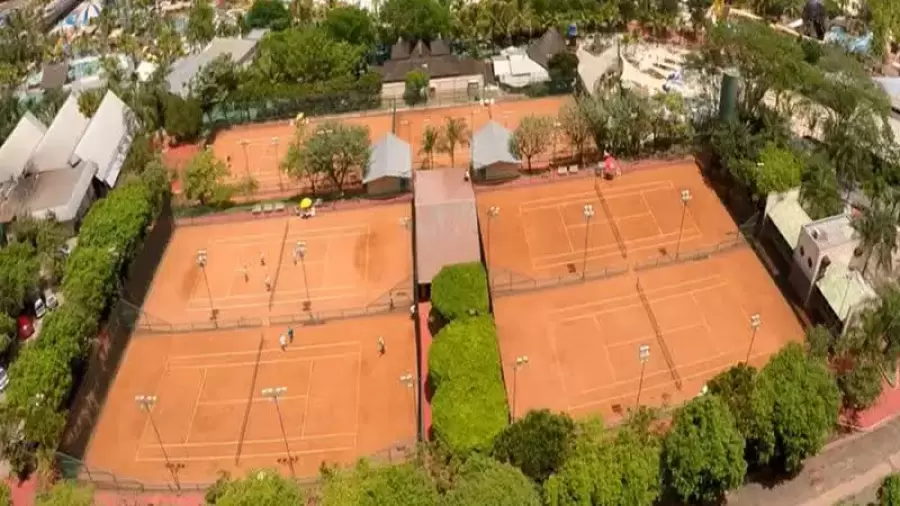 Imagem destauente: Quadra de Tênis de saibro atração para esportes no Thermas dos Laranjais